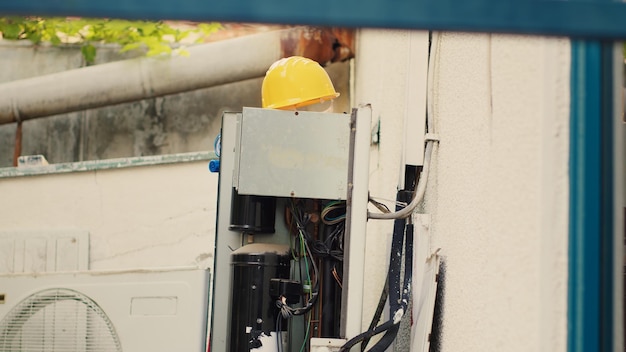 Generator vs. UPS: când este necesar unul, când celălalt