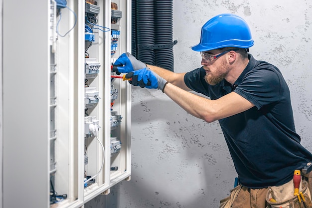 Tipuri de tablouri electrice și rolul lor într-o instalație electrică modernă