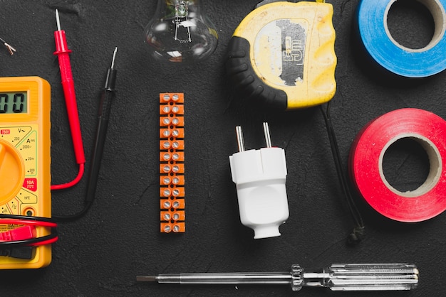 Acasă 30 Echipamente utilizate pentru instalarea și mentenanța instalațiilor electrice în tuneluri